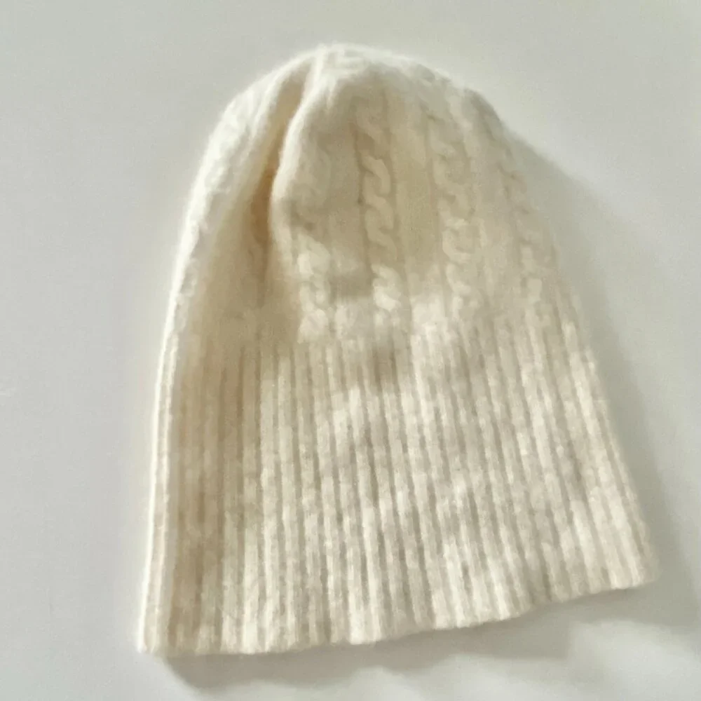 White Cashmere Cable Knit Sporty School Gorpcore Preppy Ski Knit Hat Beanie M